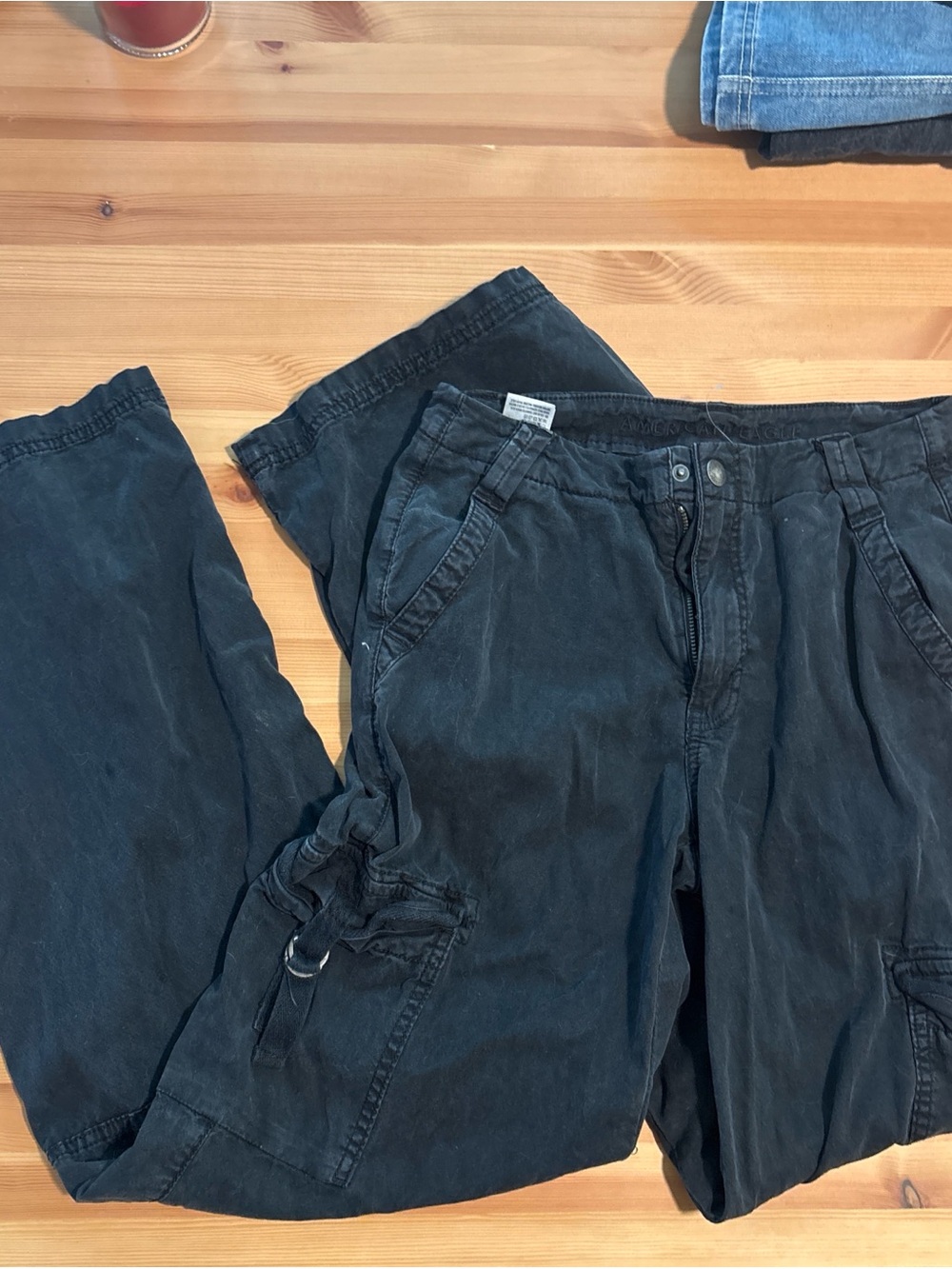 American Eagle Black Cargo Pants
